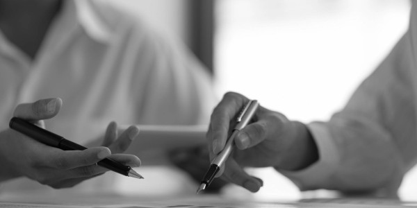 Derecho Inmobiliario / Abogados Inmobiliarios Castejón de Monegros · Redacción y Revisión de Contratos de Compraventa de Inmuebles