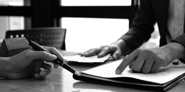 Derecho Inmobiliario / Abogados Inmobiliarios Castejón de Monegros · Resolución de Disputas / Conflictos entre Arrendadores e Inquilinos